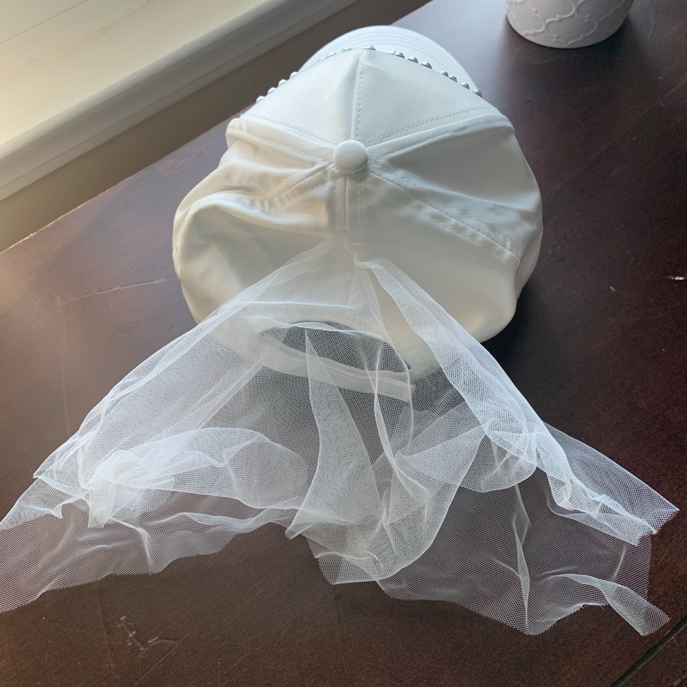 Bride hat - Picture 2 of 3